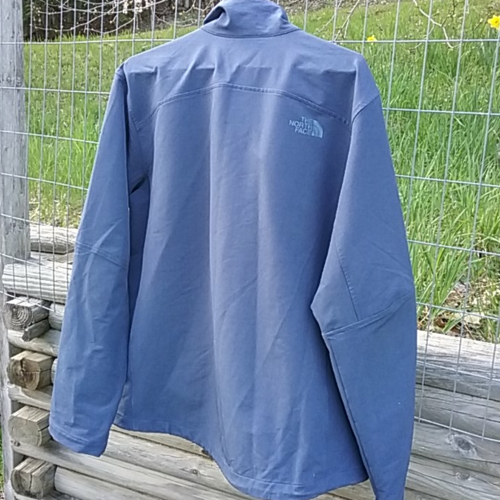The North Face Large Men's Workout Jacket - Picture 5 of 5